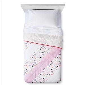 Pillowfort “Metallic Hearts” Quilt